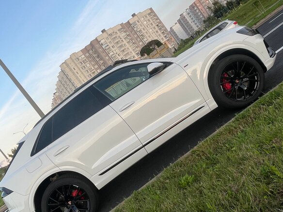 2020 Audi Q8 55 TFSI I (4M), белый, 5400000 рублей - вид 13
