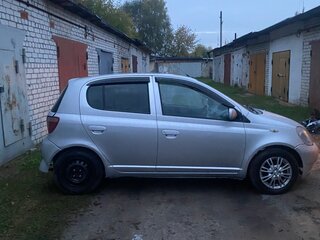 2000 Toyota Vitz I (P10), серебристый, 240000 рублей, вид 3