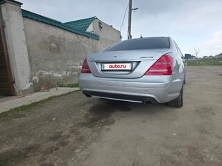 2006 Mercedes-Benz S-Класс 550 Long V (W221), серебристый, 1100000 рублей, вид 3