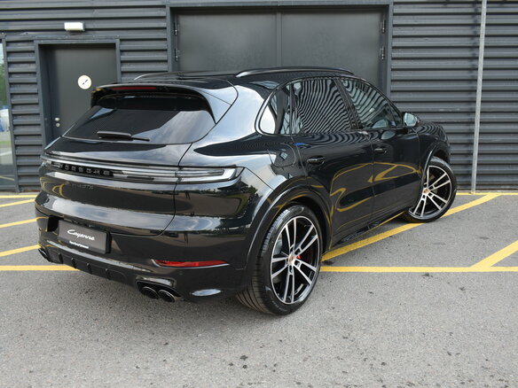 2026 Porsche Cayenne GTS III Рестайлинг, чёрный, 26490000 рублей - вид 5