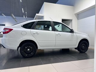 2026 Lada (ВАЗ) Granta I Рестайлинг, белый, 1017000 рублей, вид 2