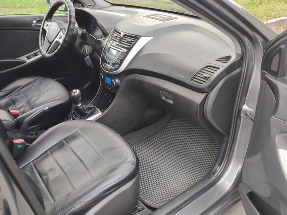 2013 Hyundai Solaris I, серый, 820000 рублей - вид 12