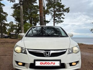 2009 Honda Civic VIII Рестайлинг, белый, 620000 рублей, вид 2