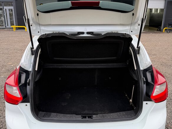 2011 Ford Focus III, белый, 500000 рублей - вид 11