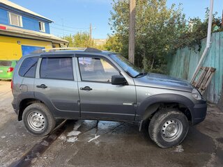 2013 Chevrolet Niva I Рестайлинг, серый, 630000 рублей, вид 4