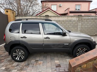 2013 Chevrolet Niva I Рестайлинг, серый, 750000 рублей, вид 2