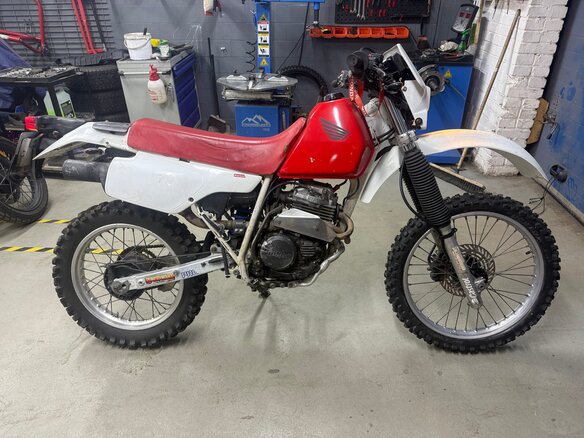 1990 Honda XLR, красный, 199999 рублей - вид 1
