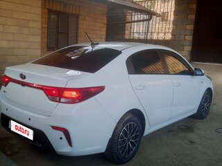 2019 Kia Rio IV, белый, 1150000 рублей, вид 4