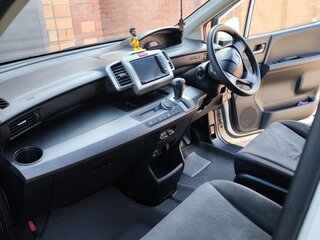 2010 Honda Freed Spike I Рестайлинг, белый, 925000 рублей, вид 4