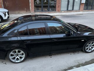 2003 BMW 5 серии 525i V (E60/E61), чёрный, 650000 рублей, вид 2