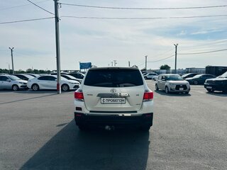 2013 Toyota Highlander II (XU40) Рестайлинг, белый, 2229000 рублей, вид 5