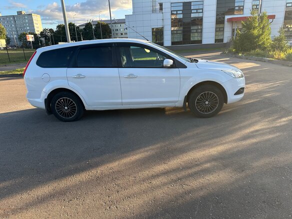 2010 Ford Focus II Рестайлинг, белый, 430000 рублей - вид 7