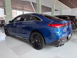 2022 Mercedes-Benz EQE 350, синий, 5283945 рублей, вид 5