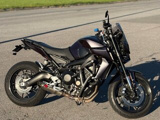 2017 Yamaha MT-09 (FZ-09), пурпурный, 900000 рублей, вид 2