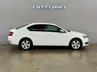 2017 Skoda Octavia III (A7) Рестайлинг, белый, 1647000 рублей, вид 4