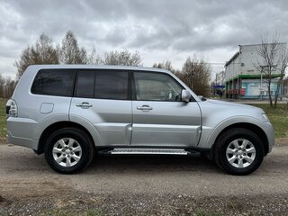 2015 Mitsubishi Pajero IV Рестайлинг 2, серебристый, 2999999 рублей, вид 4