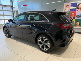 2022 Kia Ceed III Рестайлинг, чёрный, 2089000 рублей, вид 4
