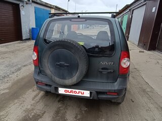 2013 Chevrolet Niva I Рестайлинг, зелёный, 420000 рублей, вид 4