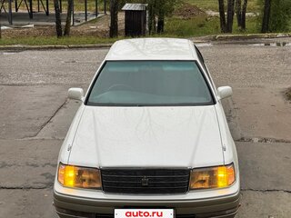 1996 Toyota Crown X (S150), белый, 750000 рублей, вид 2
