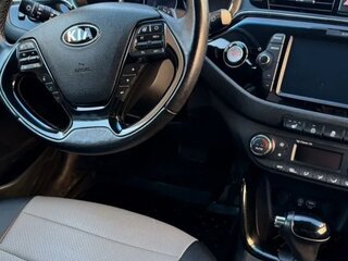 2017 Kia Ceed II Рестайлинг, белый, 1440000 рублей, вид 4