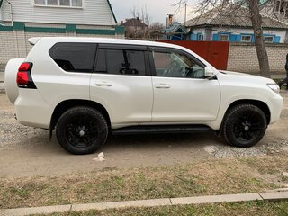2018 Toyota Land Cruiser Prado 150 Series Рестайлинг 2, белый, 5350000 рублей, вид 2
