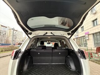 2017 Toyota RAV4 IV (XA40) Рестайлинг, белый, 2500000 рублей, вид 4
