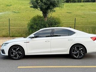 2022 Skoda Octavia IV (A8), белый, 1376401 рублей, вид 5