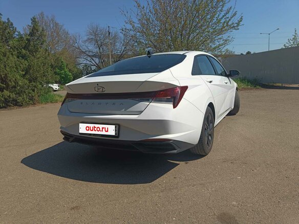 2020 Hyundai Elantra VII (CN7), белый, 1920000 рублей - вид 4