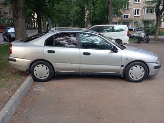2001 Mitsubishi Carisma I Рестайлинг, серый, 165000 рублей, вид 3