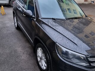 2014 Volkswagen Tiguan I Рестайлинг, чёрный, 1549000 рублей, вид 1