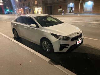 2018 Kia Cerato IV, белый, 2000000 рублей, вид 3