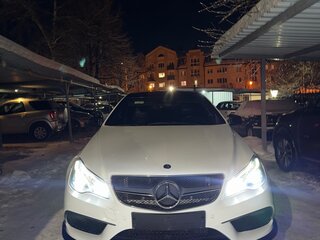 2013 Mercedes-Benz E-Класс 200 IV (W212, S212, C207) Рестайлинг, белый, 1990000 рублей, вид 3