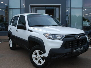 2023 Lada (ВАЗ) Niva Travel I, белый, 835000 рублей, вид 2