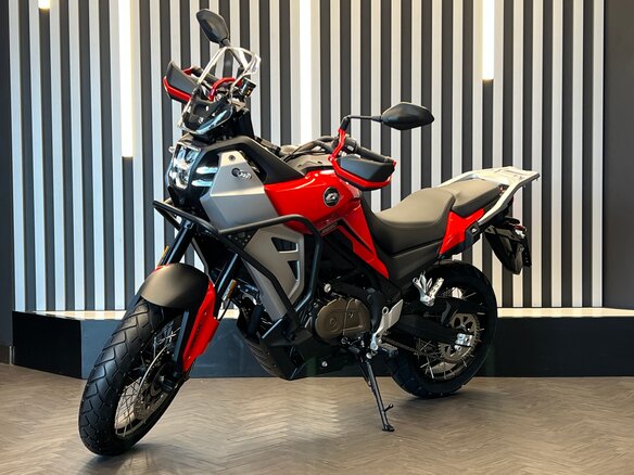2026 QJMotor SVT 650 X, красный, 729000 рублей - вид 6