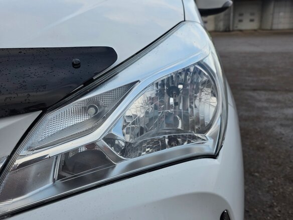 2018 Toyota Vitz III (XP130) Рестайлинг 2, белый, 900000 рублей - вид 20