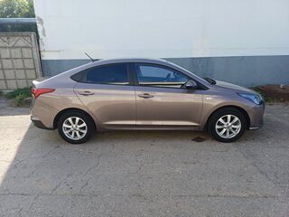 2021 Hyundai Solaris II Рестайлинг, коричневый, 1680000 рублей, вид 2