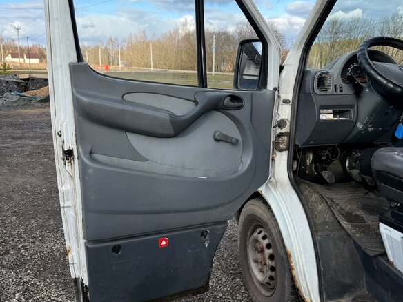 2002 Mercedes-Benz Sprinter Classic, белый, 449000 рублей - вид 3