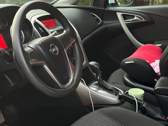 2011 Opel Astra J, белый - вид 13