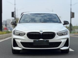2022 BMW 1 серии 120i III (F52) Рестайлинг, белый, 1792000 рублей, вид 2