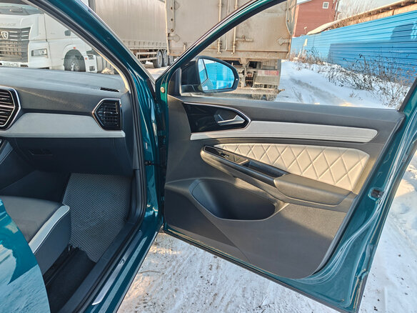 2023 Jetta VS7 I Рестайлинг 1, зелёный, 2400000 рублей - вид 14