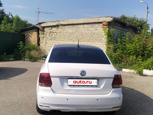 2018 Volkswagen Polo V Рестайлинг, белый, 1050000 рублей - вид 2