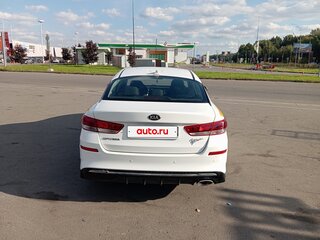 2019 Kia Optima IV Рестайлинг, белый, 1600000 рублей, вид 3