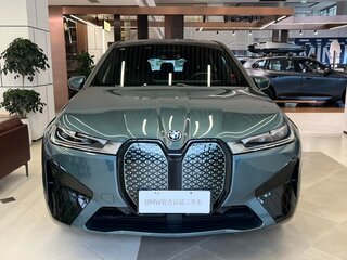 2025 BMW iX xDrive40 I (I20), зелёный, 6999666 рублей, вид 2