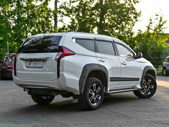 2020 Mitsubishi Pajero Sport III, белый - вид 1