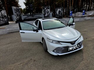 2020 Toyota Camry VIII (XV70) Рестайлинг, белый, 2800000 рублей, вид 5