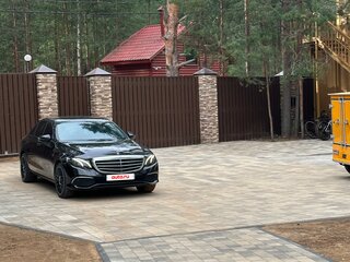 2016 Mercedes-Benz E-Класс 200 V (W213, S213, C238), чёрный, 2150000 рублей, вид 1