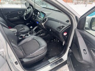 2013 Hyundai ix35 I Рестайлинг, серебристый, 1200000 рублей, вид 5