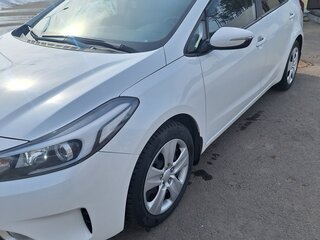 2019 Kia Cerato III Рестайлинг (Classic), белый, 1650000 рублей, вид 3