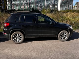 2011 Volkswagen Tiguan I, чёрный, 720000 рублей, вид 3