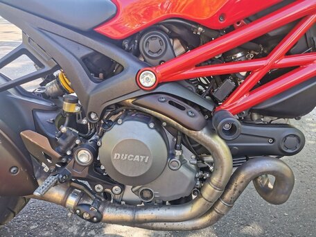2011 Ducati Monster 1100, красный, 625000 рублей, вид 4